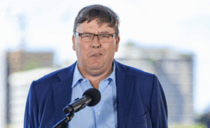 Q upheaval – Scott recalled as CEO swiftly exits