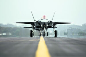 Supersonic lightning strikes in Ipswich skies