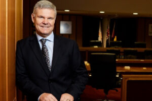 Top bureaucrats’ wages jump during administration