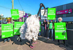 Protesters ask how much longer can Minister ignore health inquiry plea