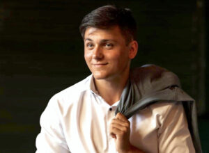 Drive in show for young crooner