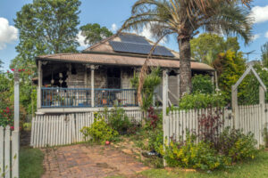 Blaze destroys Dinmore home