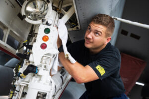 Fighter aces hone skills under pressure