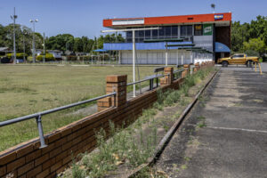 Rival hobbles Council-Swifts lease deal