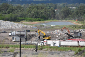 Council calls for inquiry into dump odours