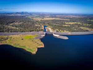 MPs respond to dam jab